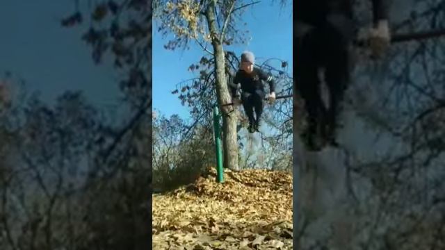 Вадим крутится на турнике 1 час смотреть онлайн