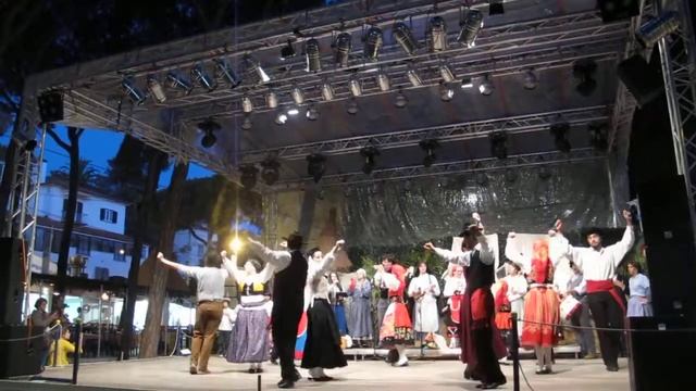 Португальский народный танец. Folclore português. Portuguese folk dance смотреть онлайн