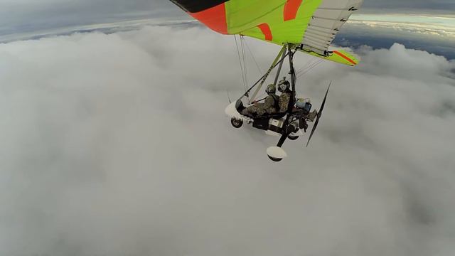 Полет сквозь облака. Flight trough the clouds. смотреть онлайн