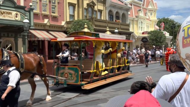 $50,000 MERCH for Sale on Main Street at The Magic Kingdom at Disney World! смотреть онлайн