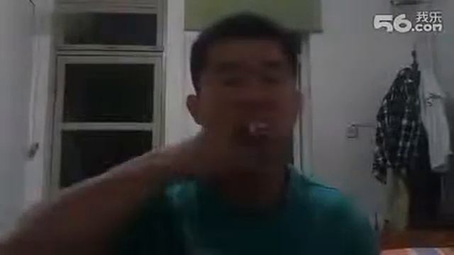 Чувак мутит нереальные вещи с сигаретами смотреть онлайн