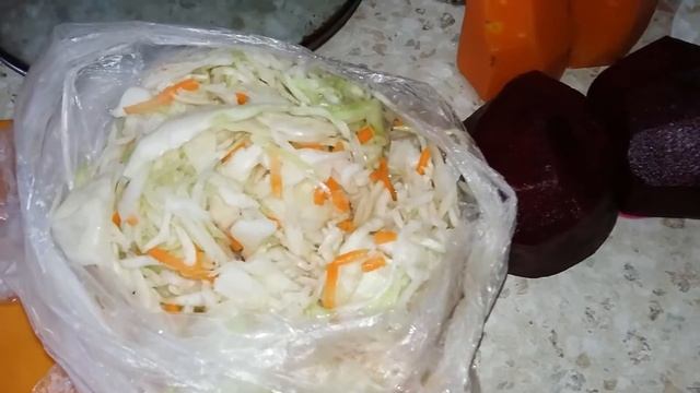 ОСЕННИЙ САЛАТ ВИНЕГРЕТ, КУЛИНАРНЫЙ ВЛОГ №67 смотреть онлайн