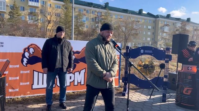 Шлеменко открыл 10-ю спортивную площадку в Омске смотреть онлайн