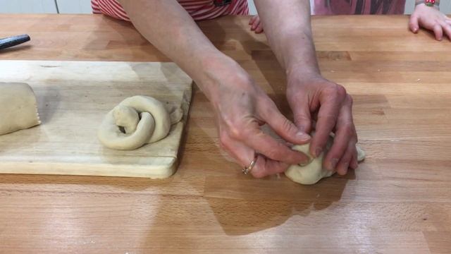 Творческое занятие: жаворонок из теста смотреть онлайн