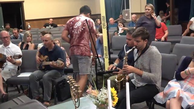 12. Ласково, нежно Спаситель взывает