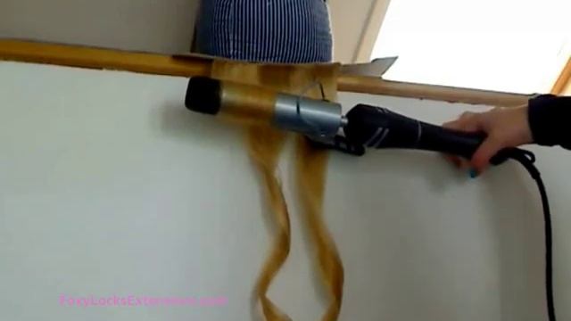 Накручиваем локоны используя волосы на заколках смотреть онлайн