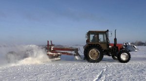 Первый выезд и расчистка дорог грейдером!