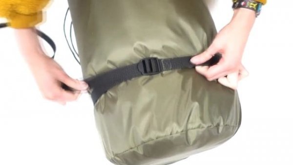 Как свернуть спальник правильно. Фиксация строп при упаковки спального мешка | WITERRA