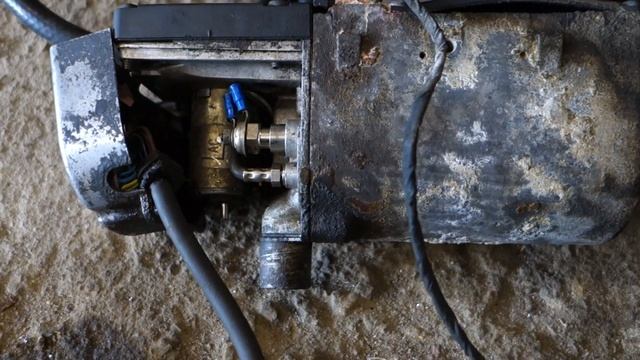 EBERSPACHER HYDRONIC D5W Не работает котел, где воспламенение? Свечи накала которые не работают!!! смотреть онлайн