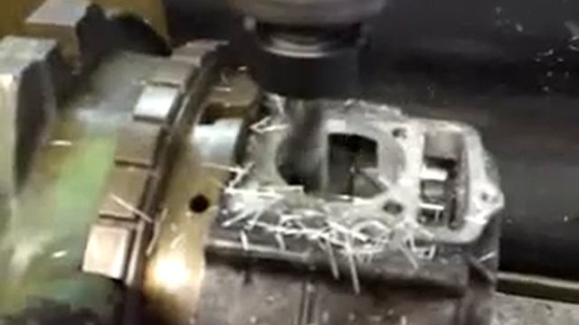 Machining Honda Cub engine casings смотреть онлайн