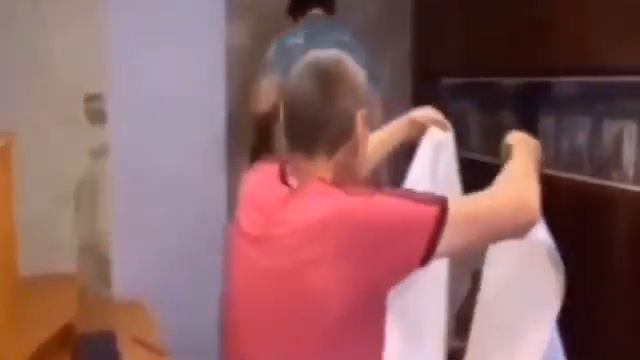 Мы все стараемся, а я пивко попиваю смотреть онлайн