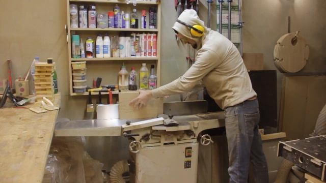 СТОЛЯРКА!!! Пилим дубовый сыр Сервировочная доска для сыра. смотреть онлайн