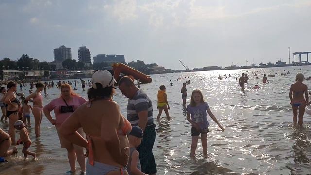 #АНАПА ЦЕНТРАЛЬНЫЙ ПЛЯЖ 13 ИЮЛЯ. ВОДОРОСЛЕЙ НЕТ!🔥 смотреть онлайн