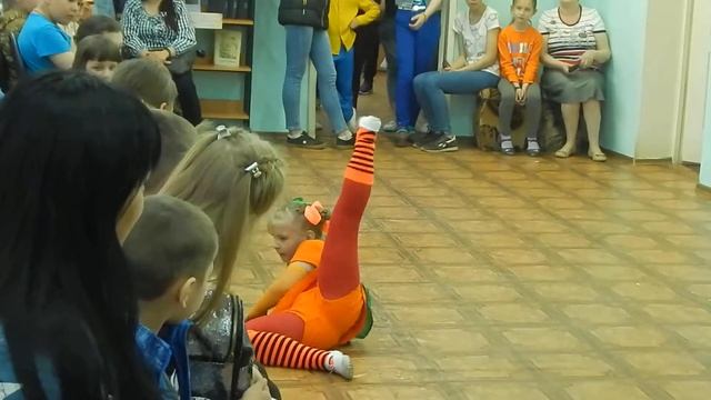 Танец "Озорная девчонка" смотреть онлайн
