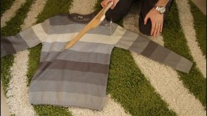 Как правильно повесить кофту или свитер что бы он не растягивался.