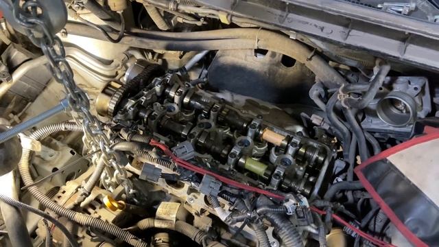 Регулировка тепловых зазоров клапанов на Nissan Juke 1.6 HR16DE.