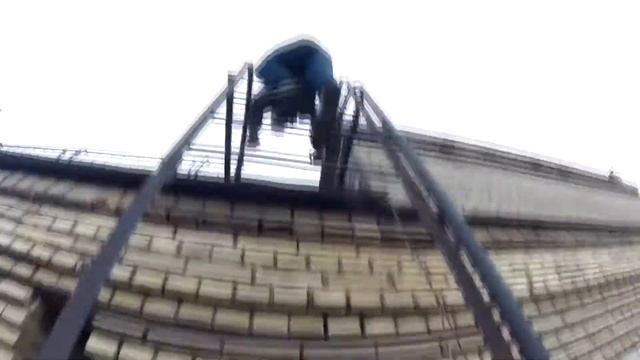 Крыша на метро "Парк победы". смотреть онлайн