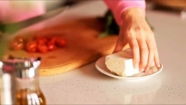 Салат з руколою та гранатом смотреть онлайн