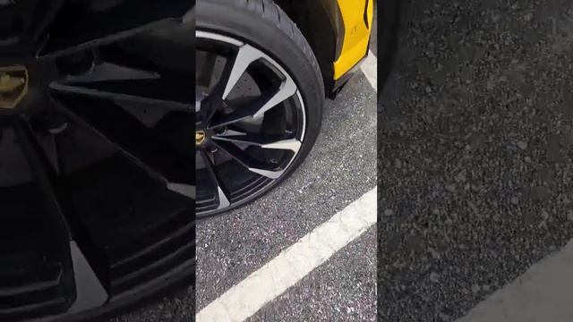3 powerful trucks Lamborghini Urus Ford F150 Shelby Ram Trx смотреть онлайн