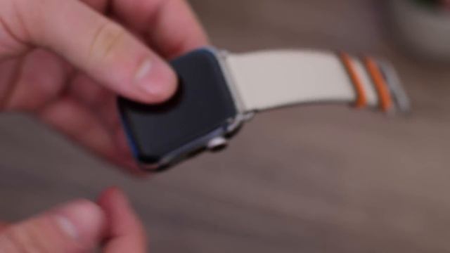 Hands on with $1300 Hermés Apple Watch Series 4! смотреть онлайн