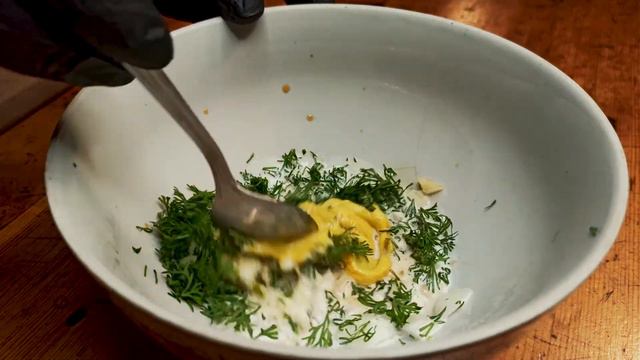 Кальмары в кляре с нереально вкусным соусом смотреть онлайн