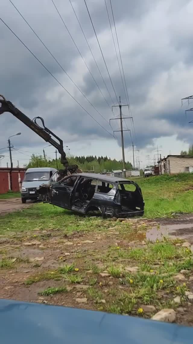 Что будет с приорой, если за ней приехал металловоз Fatality