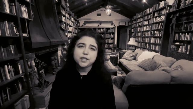Лера Ауэрбах / Lera Auerbach • Стихи / Poems [И иногда мне кажется…] смотреть онлайн