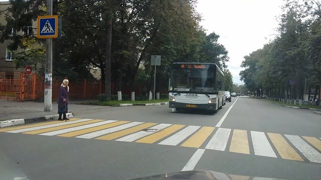 Бабушка на пешеходном переходе смотреть онлайн
