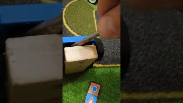 Машинка из IKEA устраняем скрип колёс смотреть онлайн