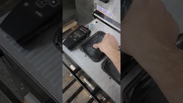 Средний запайщик с выталкивателями лотков смотреть онлайн