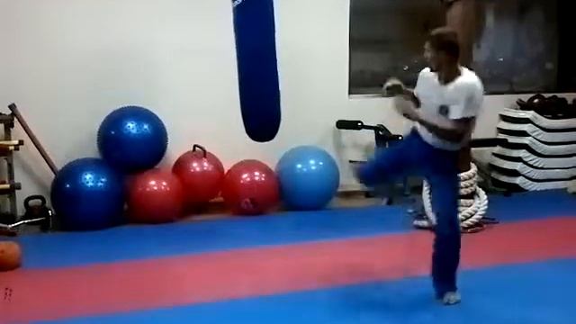 Леонов Александр 5дан Таеквондо ИТФ Тренировка с мешком часть2 // Taekwondo ITF Aleksander Leonov