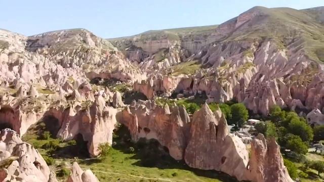 Каппадокия - что посмотреть? Горы, долины и шары Ч. 1/2 смотреть онлайн