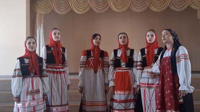 Детский фольклорный ансамбль "Пчелочка", старшая гр. "А мы масленку дожидались" (Смол.об) смотреть онлайн