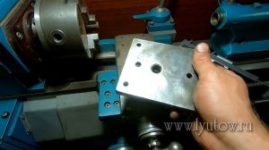 Самодельный резцедержатель для больших резцов на токарный станок ТВ 4