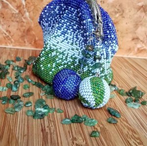 Бусина обвязанная бисером (3 часть). МАСТЕР КЛАСС. Подвеска к сумочке.