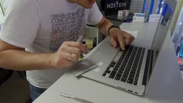 MacBook залипает клавиатура. Решение смотреть онлайн