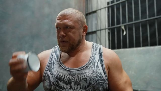 КАК ТРЕНИРУЮТСЯ В ТЮРЬМЕ БЕЗ ЖЕЛЕЗА? смотреть онлайн