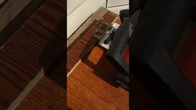 Ремонт крыши на даче. Торцевая пила своими руками. смотреть онлайн