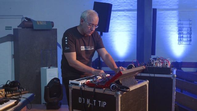 AE Modular - Ambient Waves 2021 смотреть онлайн