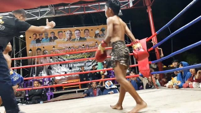 เดือดจริงๆยอดมวยรุ่นเล็กดีรสโต ต่อยกันไม่มีหยุดตั้งแต่ยกแรกจนยกสุดท้าย ต้นกล้ามวยไทยมวยภูธรภาคอีสาน смотреть онлайн
