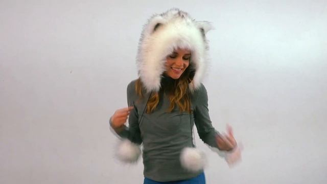 Зверошапка с помпонами полярный Песец из искусственного меха от Animal-hoods.ru смотреть онлайн