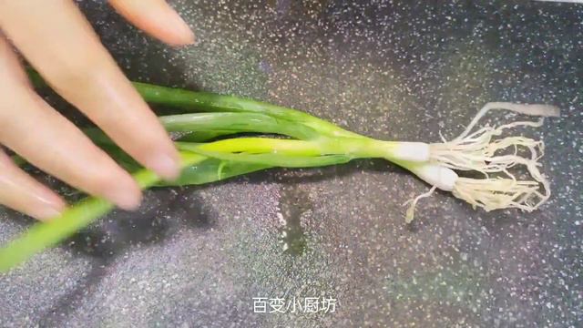 農村大廚都是這樣做豬肘子的，肉質軟爛脫骨，肥而不膩，越吃越香！【百變小廚坊 VS 龍兒美食 Magic Kitchen】#豬肘子做法