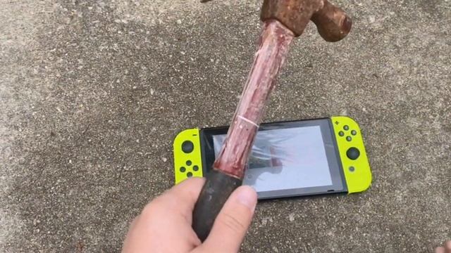 Smashing My Nintendo Switch With A Hammer смотреть онлайн