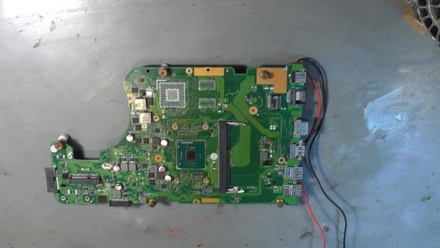 Материнская плата от ноутбука ASUS X555SJ, на которой пришлось поменять все... смотреть онлайн