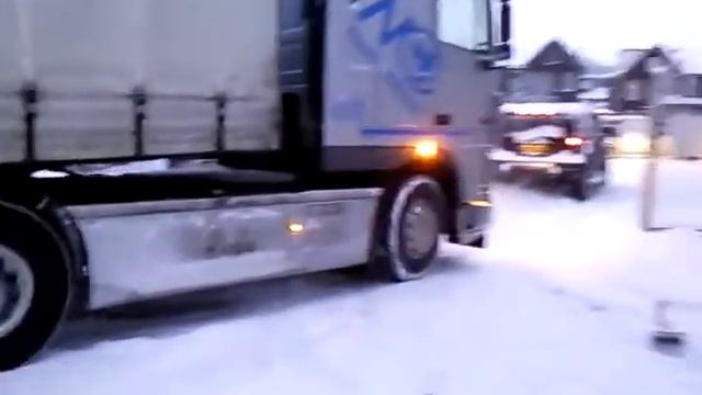 Hummer вытягивает фуру смотреть онлайн
