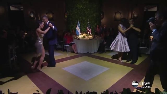 Obama Dances Tango in Argentina смотреть онлайн