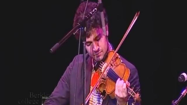 Berklee Mandolin Mashup 2011- Sierra Hull "Untitled" смотреть онлайн