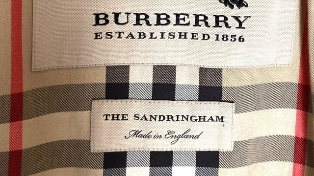 How to identify a fake Burberry trench coat смотреть онлайн