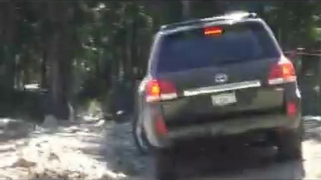 Off road with the 2008 Toyota Land Cruiser смотреть онлайн
