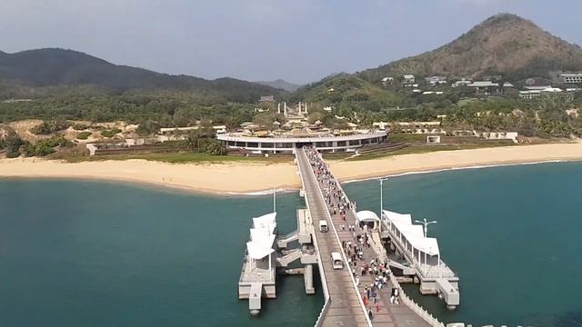 Статуя богини Гуаньинь. Остров Хайнань. смотреть онлайн
